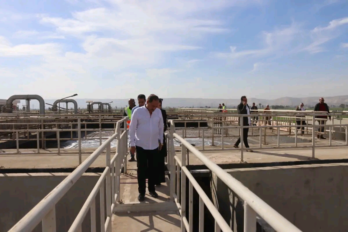رئيس مياه أسيوط يتفقد محطة معالجة شطب للصرف الصحى
