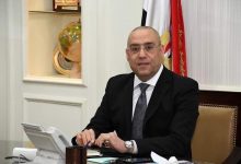 وزير الإسكان يتابع سير العمل بمدن 15 مايو ودمياط وبدر والشروق وملوي الجديدة