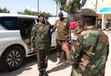بعد مزاعم عن إعتقال ضباط بارزين.. الجيش السوداني : نقف خلف القيادة العامة