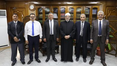 رئيس جامعة الأزهر يهنئ نائبا الدراسات العليا لصدور قرار رئيس مجلس الوزراء لهما