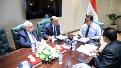 وزير الصحة يعقد اجتماعا ً لمتابعة مستجدات المشروع القومي لتنمية الأسرة المصرية